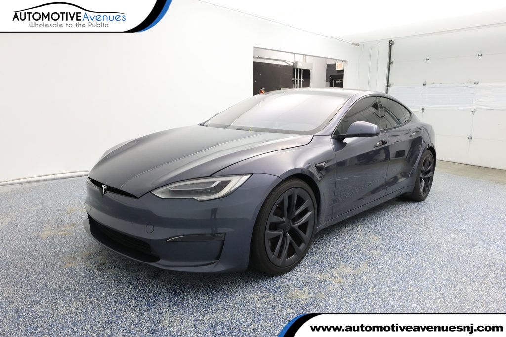 2021 Tesla Model S Plaid AWD with 21'' Arachnid Wheels - 22937502 | Video 1