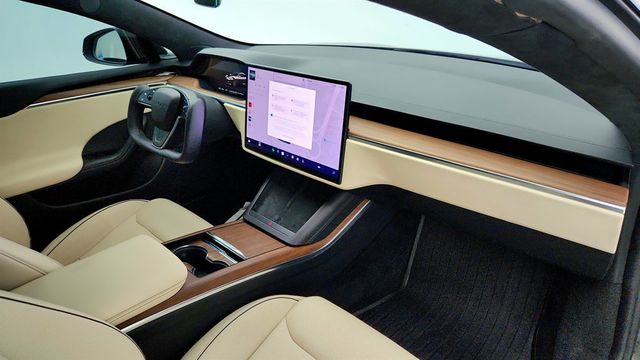 2021 Tesla Model S Plaid AWD with 21'' Arachnid Wheels & Cream Premium Interior - 22985041 - 29