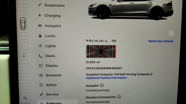 2021 Tesla Model S Plaid AWD with 21'' Arachnid Wheels & White & Black Premium Int. - 22988409 - 13