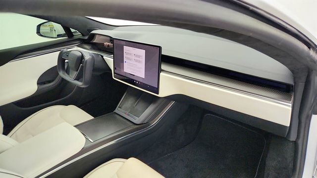 2021 Tesla Model S Plaid AWD with 21'' Arachnid Wheels & White & Black Premium Int. - 22988409 - 28