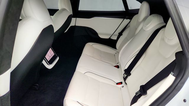 2021 Tesla Model S Plaid AWD with White & Black Premium Interior - 22971274 - 24