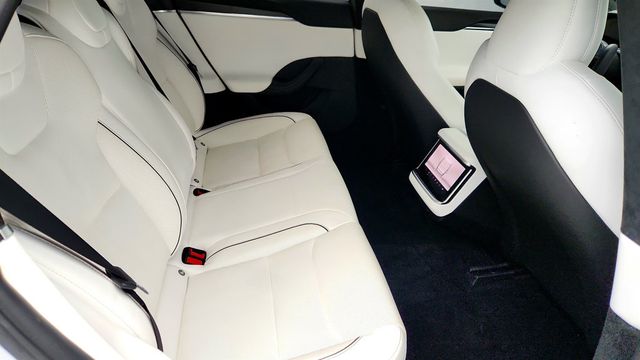 2021 Tesla Model S Plaid AWD with White & Black Premium Interior - 22971274 - 26