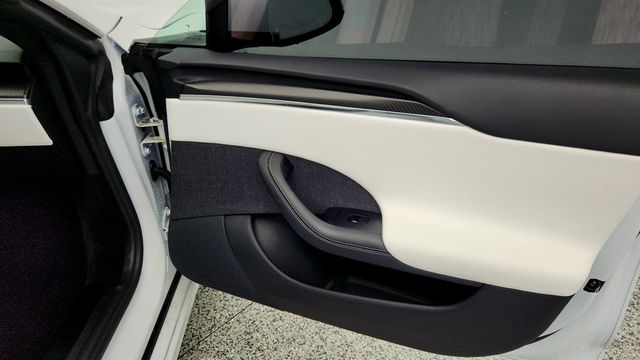 2021 Tesla Model S Plaid AWD with White & Black Premium Interior - 22971274 - 29