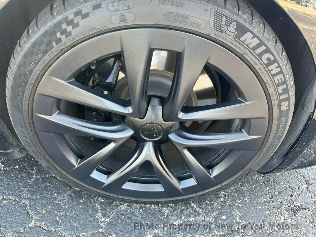 2021 Tesla Model S Plaid photo 17