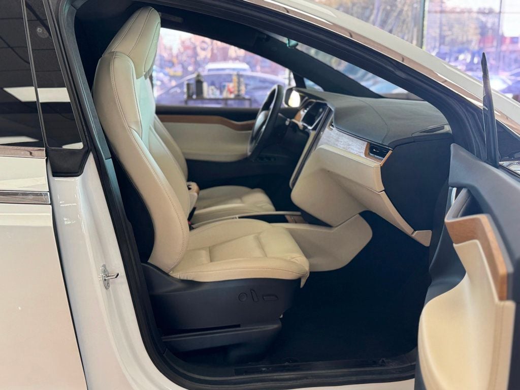 2021 Tesla Model X Long Range photo 14