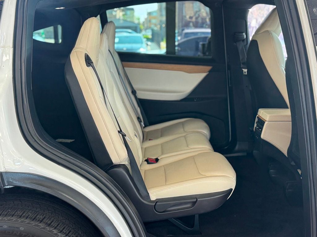 2021 Tesla Model X Long Range photo 15