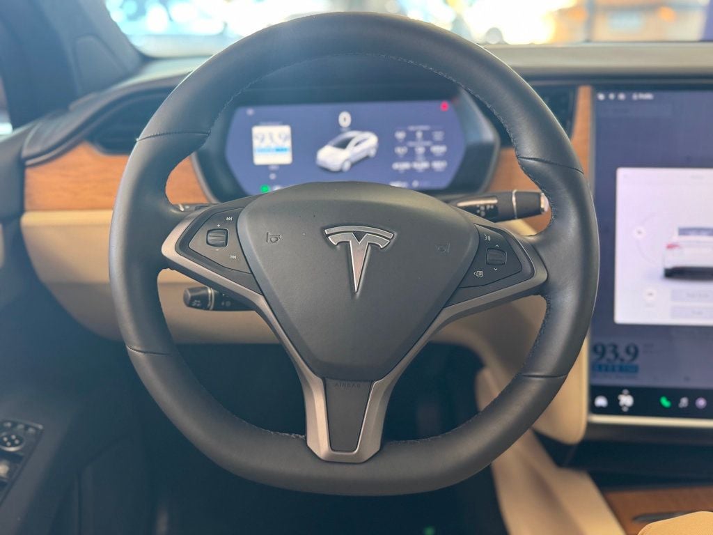2021 Tesla Model X Long Range photo 19