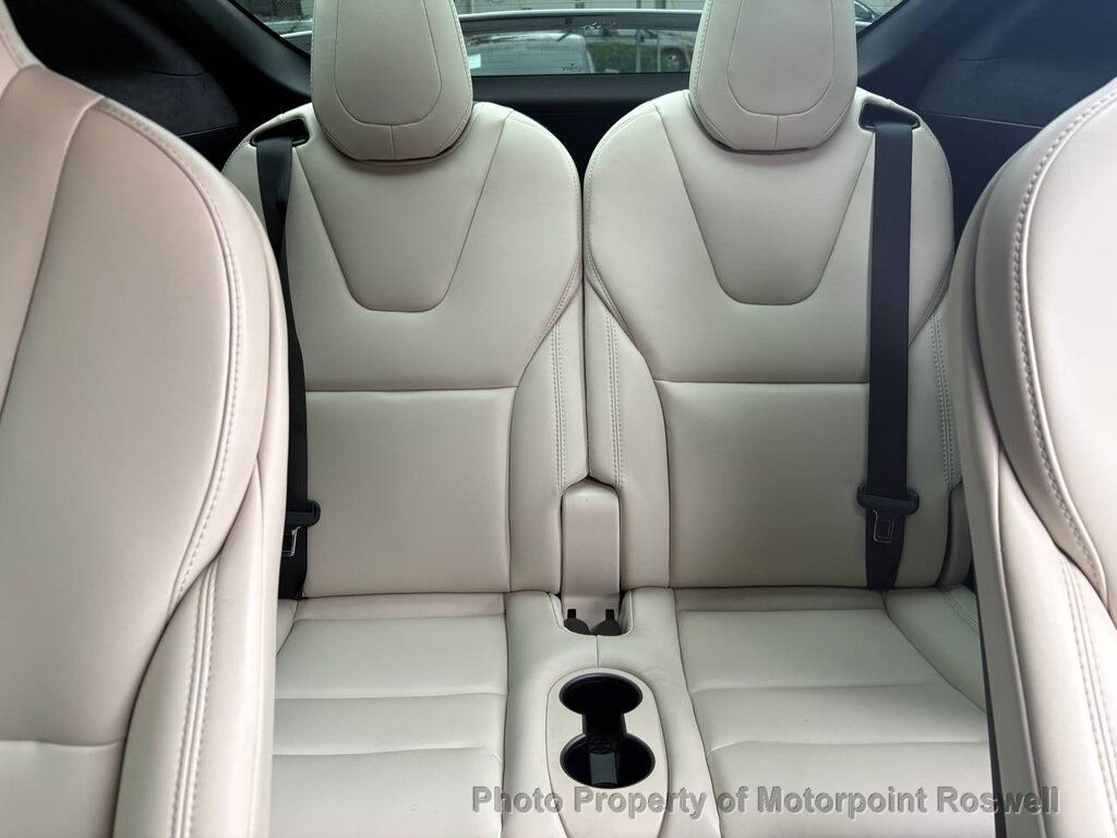 Tesla Model X photo 12