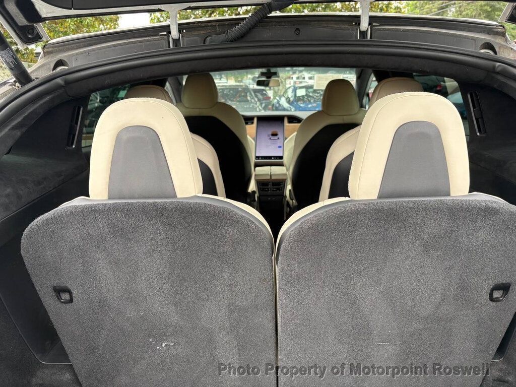 Tesla Model X photo 13