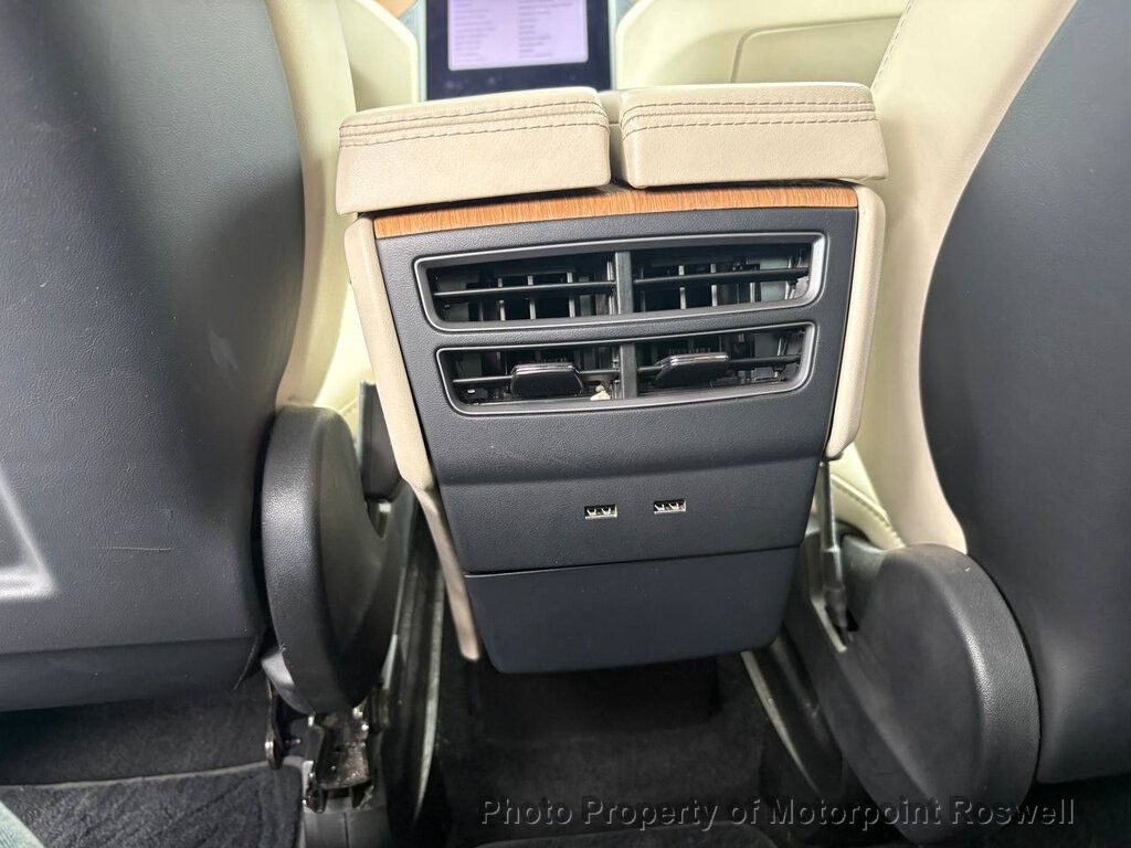Tesla Model X photo 14