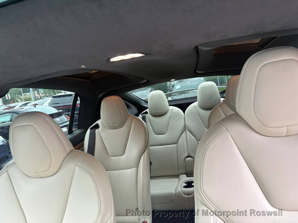 Tesla Model X photo 15