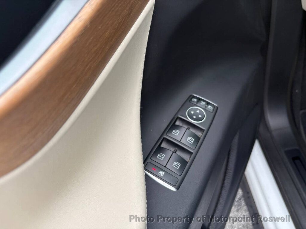 Tesla Model X photo 17