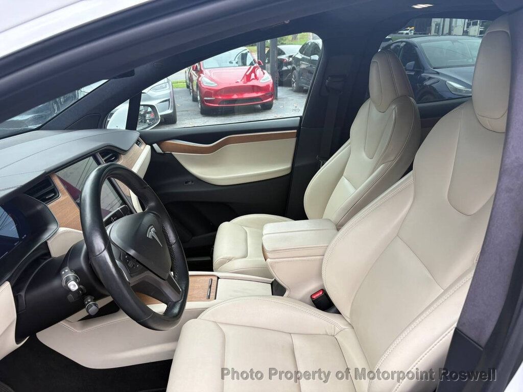 Tesla Model X photo 18