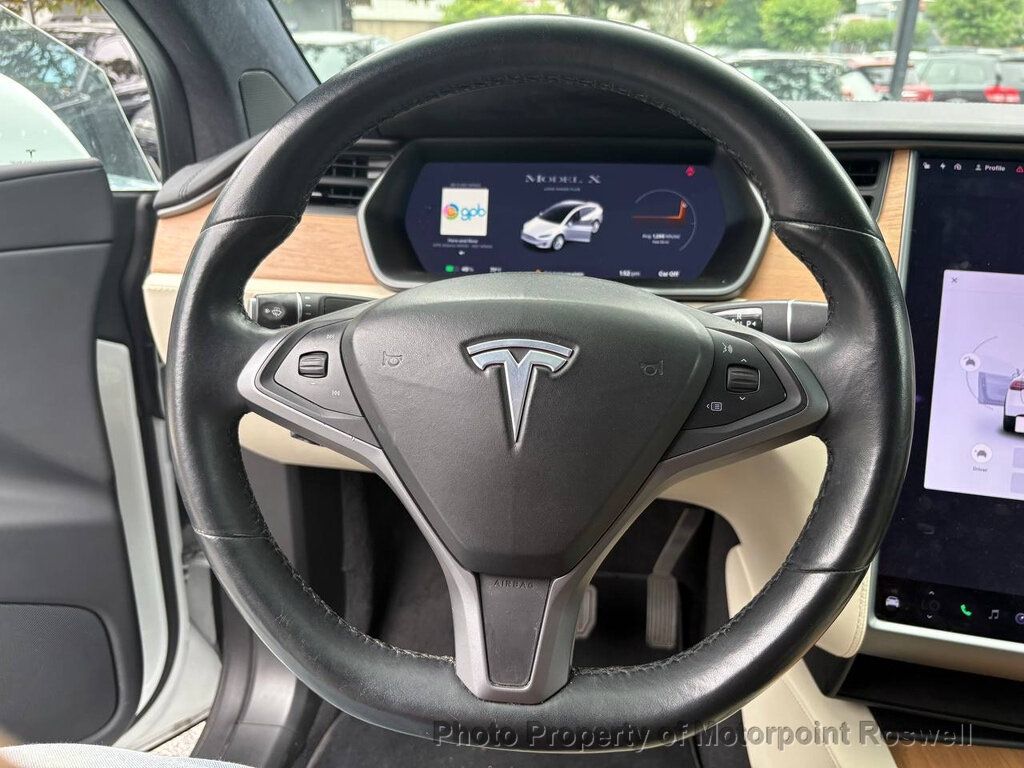 Tesla Model X photo 19
