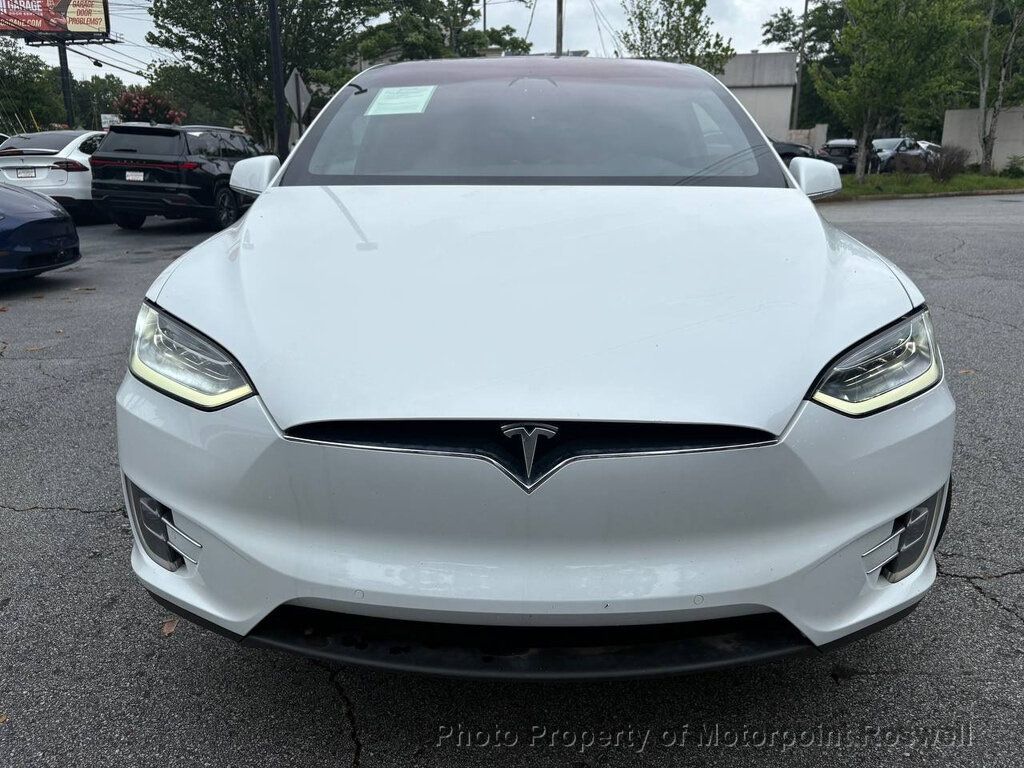 Tesla Model X photo 2
