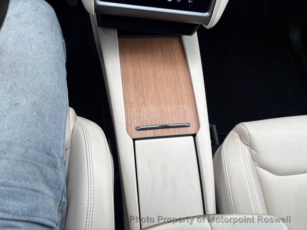 Tesla Model X photo 26