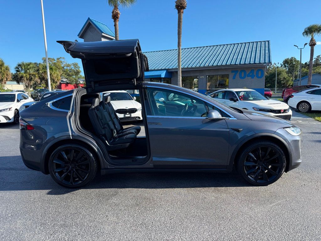 2021 Tesla Model X Long Range photo 4