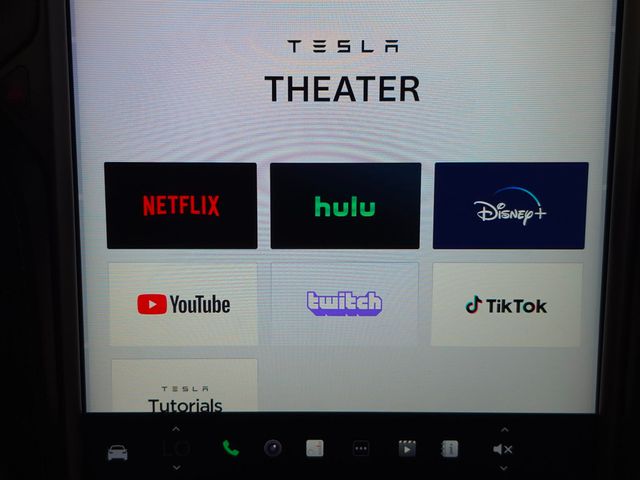 2021 Tesla Model X Performance AWD - 23052725 - 30