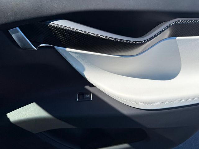 2021 Tesla Model X Performance AWD - 22945054 - 32