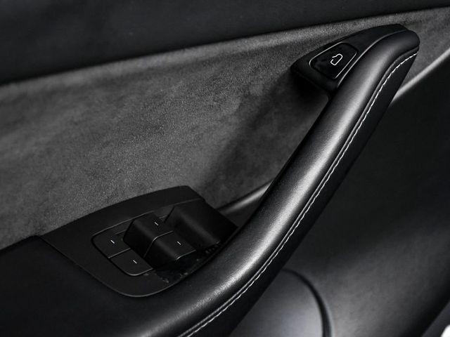 2021 Tesla Model Y Long Range - 23030247 - 9