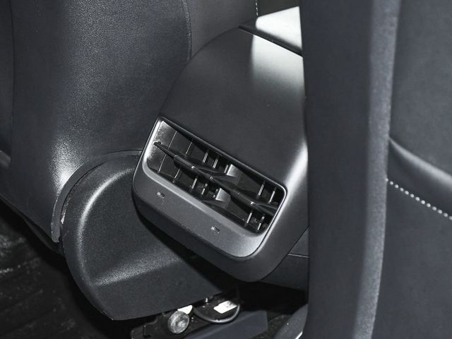 2021 Tesla Model Y Long Range - 23030247 - 42