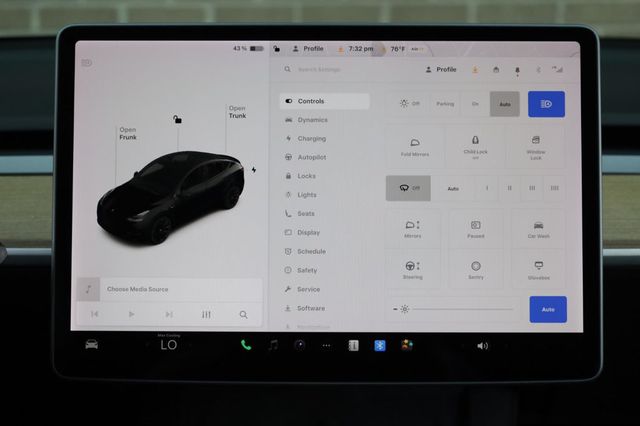 2021 Tesla Model Y Long Range - 23018614 - 38
