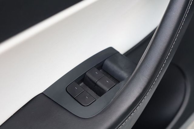 2021 Tesla Model Y Long Range - 23034640 - 39