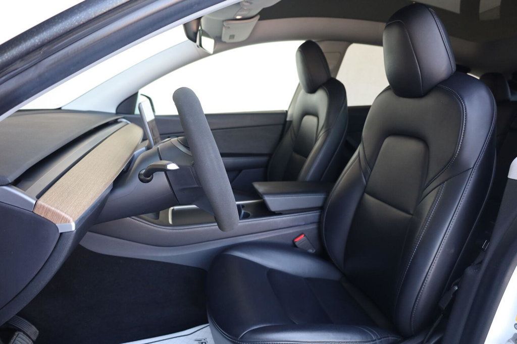 Tesla Model Y photo 18