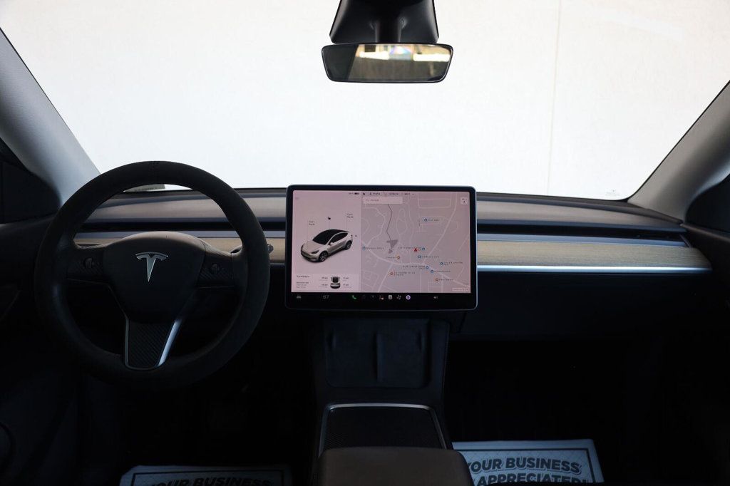 Tesla Model Y photo 30