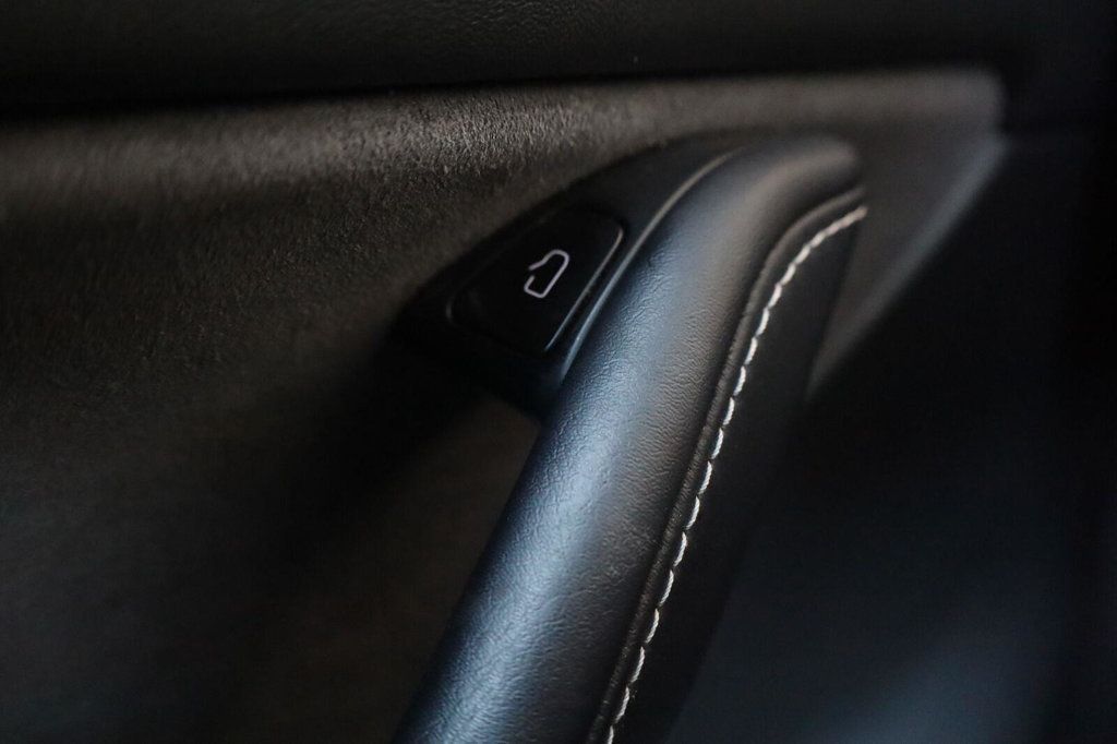 Tesla Model Y photo 37