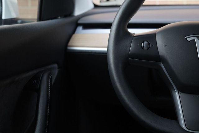 2021 Tesla Model Y Long Range - 23093568 - 30