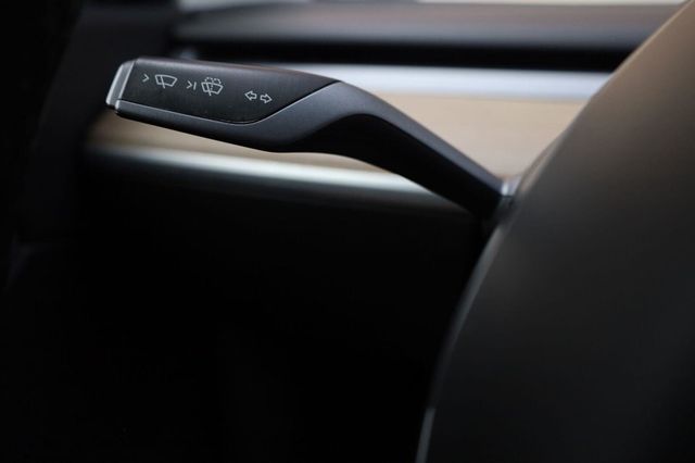 2021 Tesla Model Y Long Range - 23093568 - 32