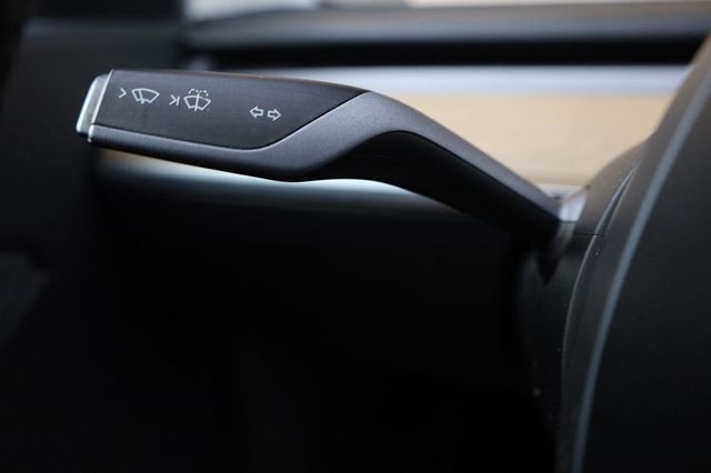 2021 Tesla Model Y Long Range - 23093861 - 32