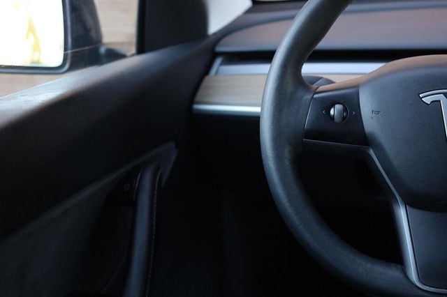 2021 Tesla Model Y Long Range - 23098185 - 31