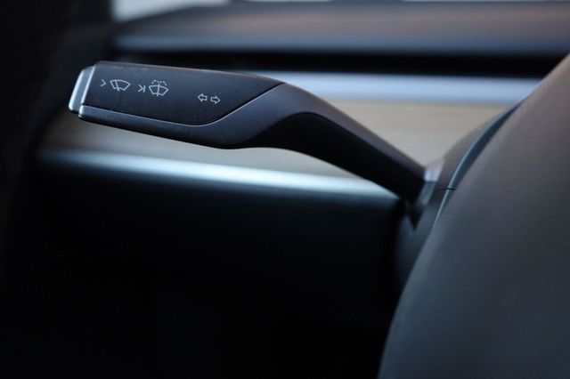2021 Tesla Model Y Long Range - 23098185 - 33