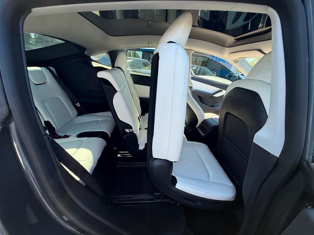 2021 Tesla Model Y **Long Range** 7 PASSENGERS** - 22791275 - 10