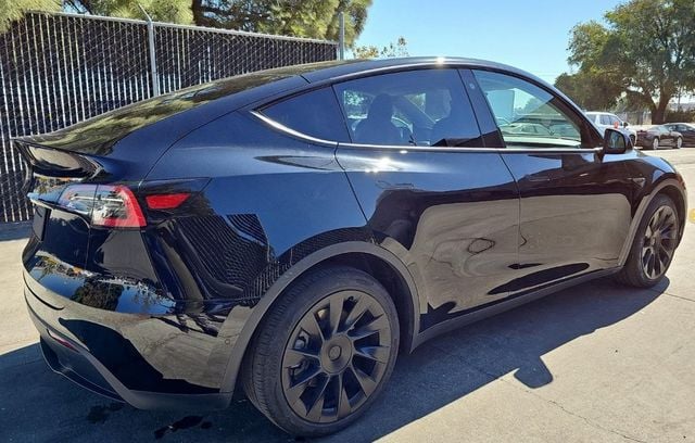 2021 Tesla Model Y Long Range AWD - 22678867 - 2