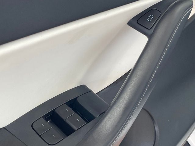 2021 Tesla Model Y Long Range AWD - 23011283 - 14