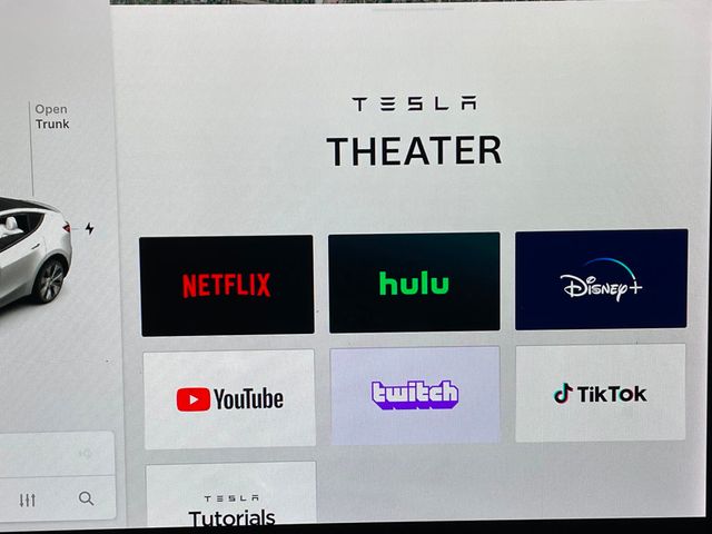 2021 Tesla Model Y Long Range AWD - 23011283 - 31