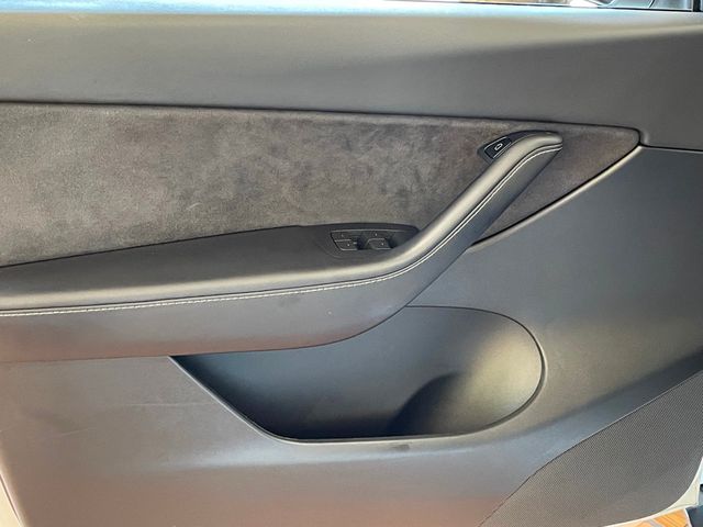 2021 Tesla Model Y Long Range AWD - 23040573 - 11