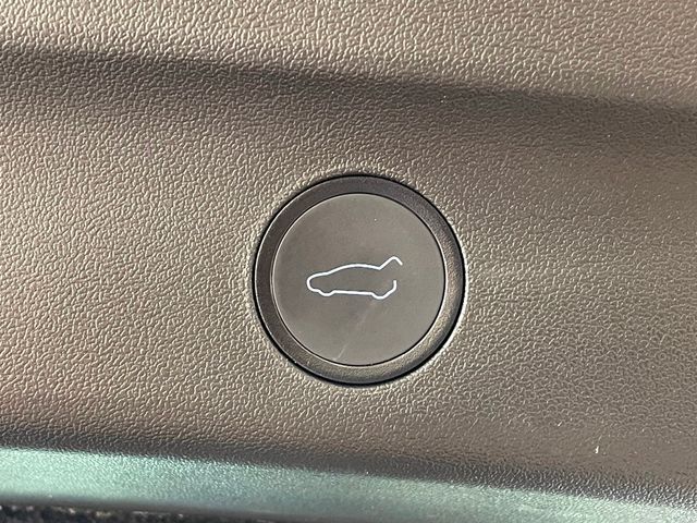 2021 Tesla Model Y Long Range AWD - 23040573 - 17