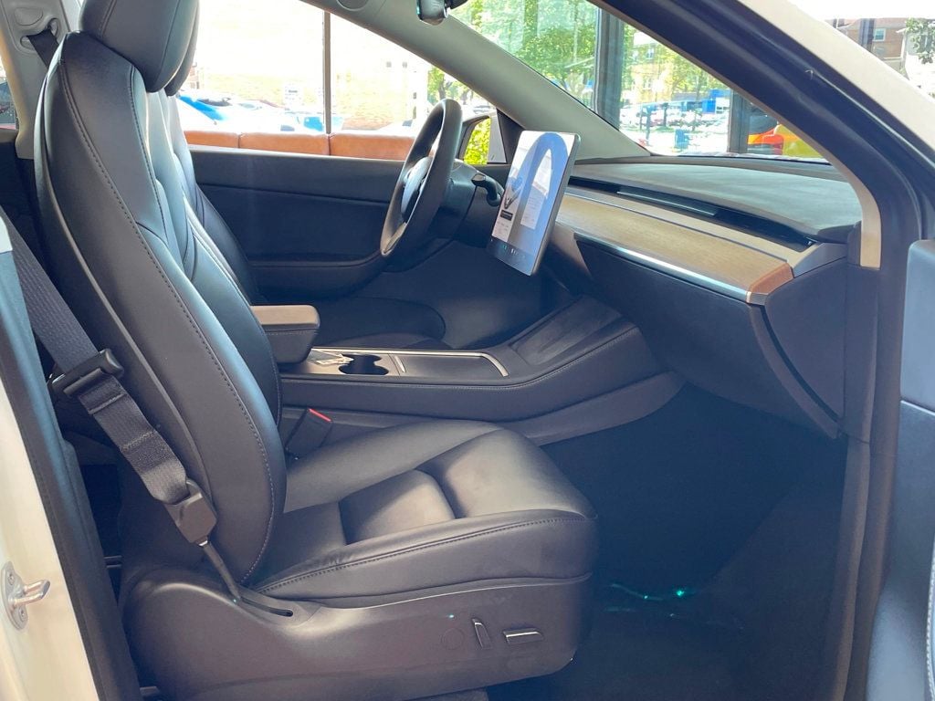 2021 Tesla Model Y Long Range AWD - 23040573 - 19
