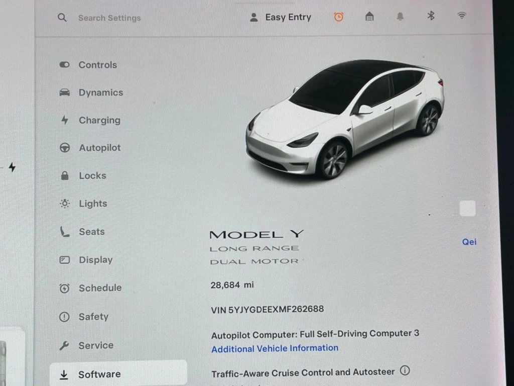 2021 Tesla Model Y Long Range AWD - 23040573 - 26