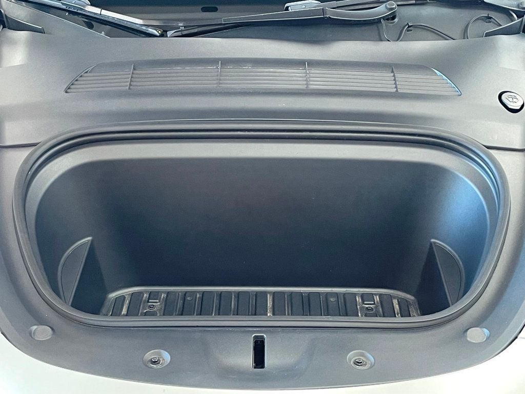 2021 Tesla Model Y Long Range AWD - 23040573 - 38