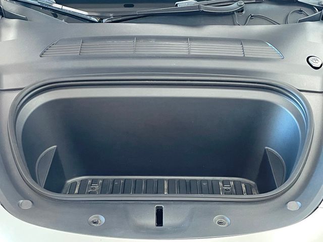 2021 Tesla Model Y Long Range AWD - 23040573 - 38
