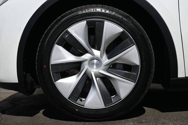 2021 Tesla Model Y Long Range AWD - 22991517 - 6