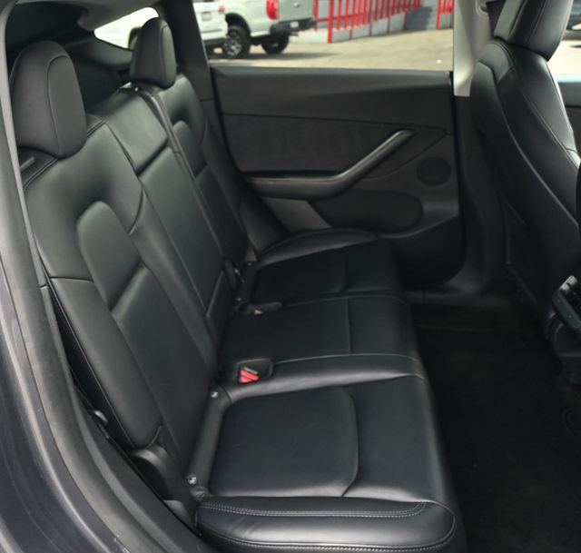 2021 Tesla Model Y Long Range AWD - 23010989 - 14