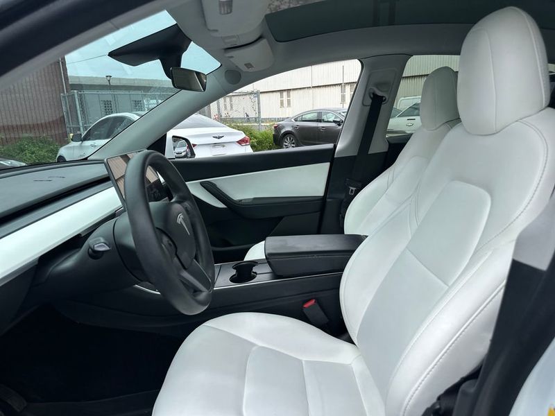 2021 Tesla Model Y Long Range AWD - 22999846 - 11