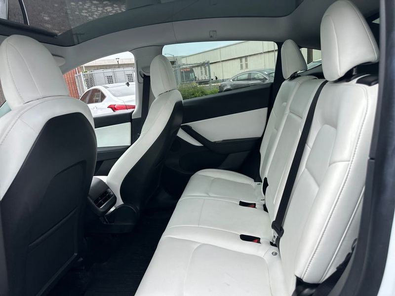 2021 Tesla Model Y Long Range AWD - 22999846 - 13