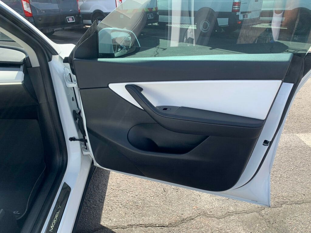 2021 Tesla Model Y Long Range AWD - 22940191 - 26